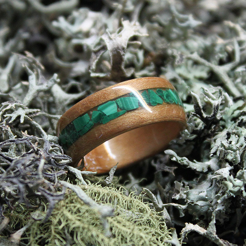 Bentwood Ring aus Kirschbaum. Einlage mit Malachit