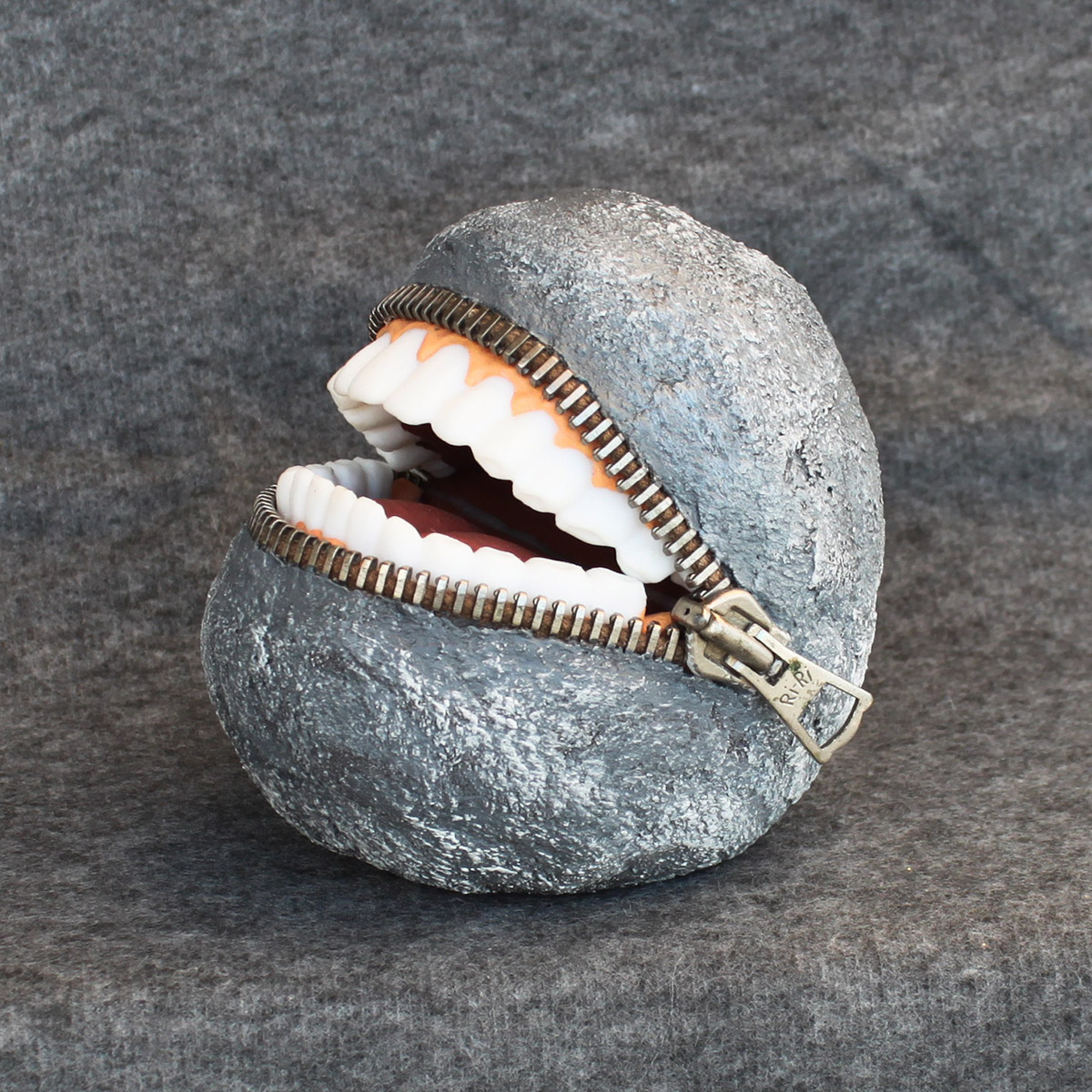 Lachender Stein – Bild 2