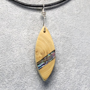 Olivenholz mit Abalone