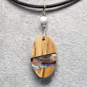 Olivenholz mit Abalone